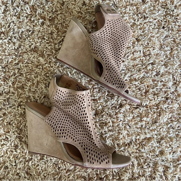 ✨3/$20 Joie Kelley perforated cage peep toe wedges - Picture 2 of 7